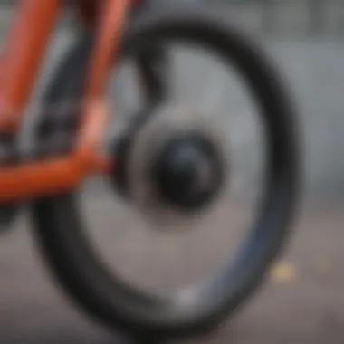 Cruiser bike equipped with high-performance brakes